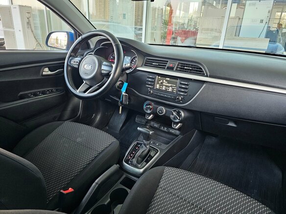 2019 Kia Rio IV, синий, 1379000 рублей - вид 4