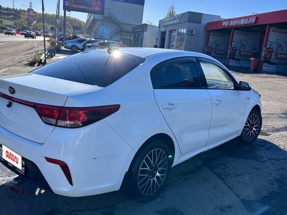 2017 Kia Rio IV, белый, 940000 рублей - вид 4