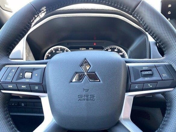 2026 Mitsubishi Outlander IV Рестайлинг, серый, 5318169 рублей - вид 5