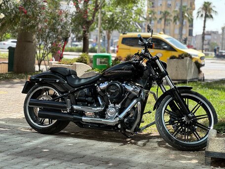 2017 Harley-Davidson Breakout, чёрный, 1700000 рублей, вид 2