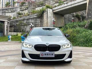 2023 BMW 1 серии 120i III (F52) Рестайлинг, белый, 1940000 рублей, вид 3