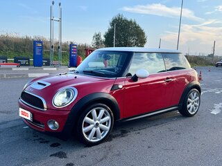 2009 Mini Hatch Cooper II (R56), красный, 680000 рублей, вид 1
