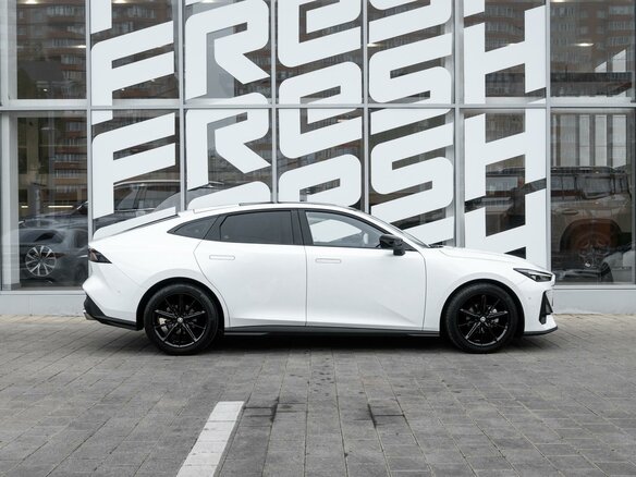 2024 Changan UNI-V I, белый, 2422000 рублей - вид 4