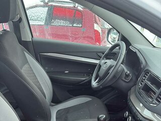 2024 Lada (ВАЗ) Vesta I Рестайлинг (NG), белый, 1016500 рублей, вид 4