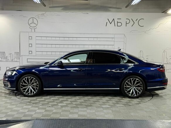 2018 Audi A8 Long 55 TFSI IV (D5), синий, 4420000 рублей - вид 10