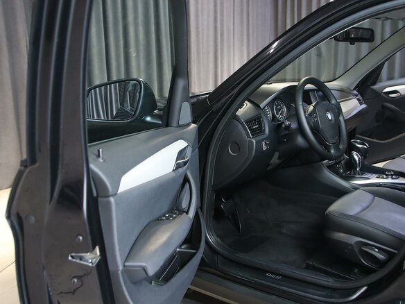 2014 BMW X1 20i I (E84) Рестайлинг, чёрный, 1149000 рублей - вид 6