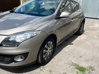 2012 Renault Megane III, бежевый, 700000 рублей, вид 1