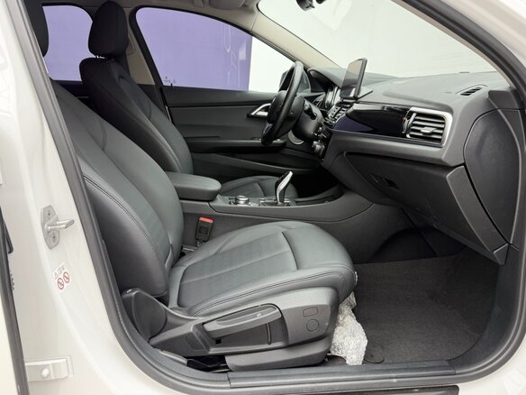 2023 BMW 1 серии 120i III (F52) Рестайлинг, белый, 1680007 рублей - вид 7