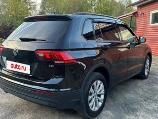 2018 Volkswagen Tiguan II, чёрный, 1500000 рублей, вид 2