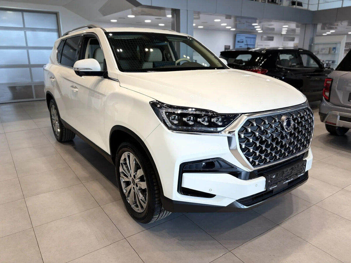 Открыть фотографии: KGM Rexton