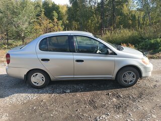 2000 Toyota Platz, серебристый, 240000 рублей, вид 1