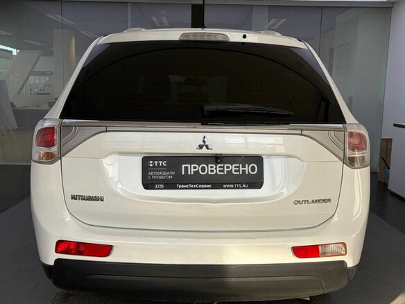 2013 Mitsubishi Outlander III, белый, 1020000 рублей - вид 5