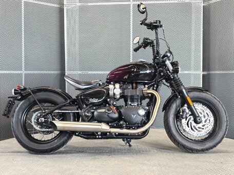 2024 Triumph Bonneville Bobber, фиолетовый, 1627000 рублей, вид 1