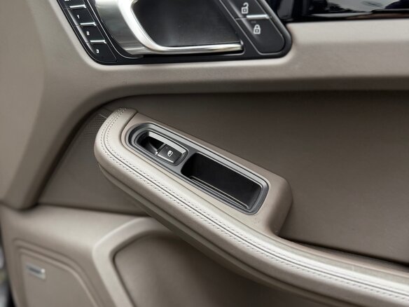 2021 Porsche Macan S I Рестайлинг, серый, 7200000 рублей - вид 20