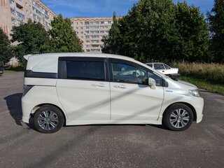 2012 Honda Freed I Рестайлинг, белый, 1050000 рублей, вид 4
