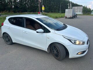 2015 Kia Ceed II, белый, 900000 рублей, вид 5