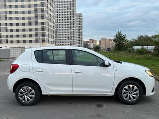 2015 Renault Sandero II, белый, 700000 рублей, вид 4
