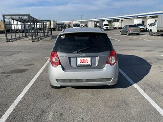 2008 Chevrolet Aveo I Рестайлинг, серебристый, 189000 рублей, вид 4