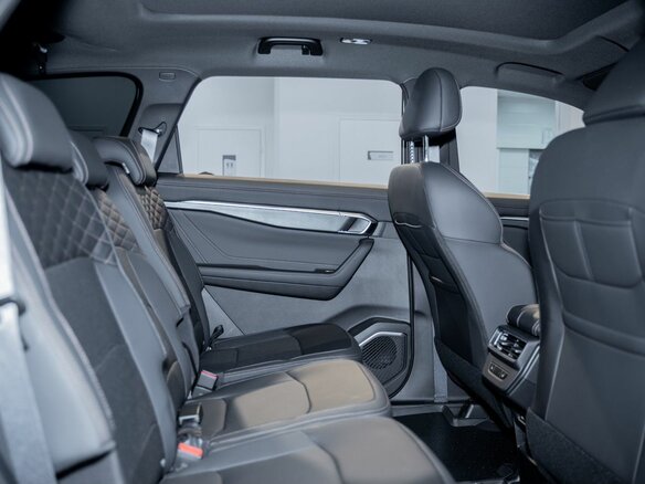 2026 Geely Okavango I Рестайлинг, белый, 4085990 рублей - вид 25