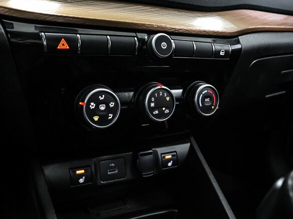 2024 Lada (ВАЗ) Vesta SW Cross I Рестайлинг (NG), белый, 1439000 рублей - вид 17