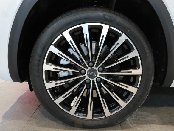 2026 Geely Monjaro I Рестайлинг, белый, 4954990 рублей - вид 6