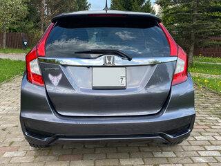 2020 Honda Fit III Рестайлинг, серый, 1580000 рублей, вид 5
