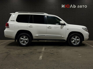 2011 Toyota Land Cruiser 200 Series, белый, 3400000 рублей, вид 4