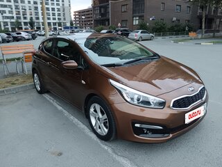2016 Kia Ceed II Рестайлинг, коричневый, 1500000 рублей, вид 2