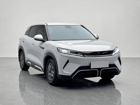2025 BYD Yuan Up 45.12 kWh, белый, 1695000 рублей, вид 4