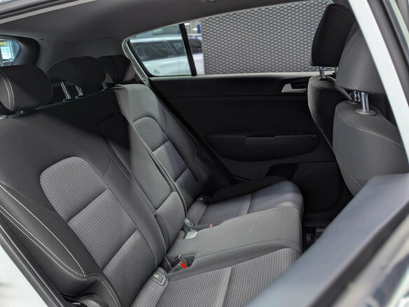2019 Kia Sportage IV Рестайлинг, белый, 1830000 рублей - вид 29
