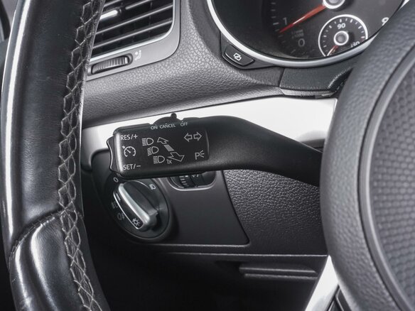 2011 Volkswagen Golf VI, серый, 1330000 рублей - вид 13