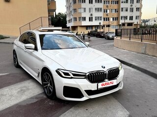 2021 BMW 5 серии 520i VII (G30/G31/G38) Рестайлинг, белый, 4700000 рублей, вид 2