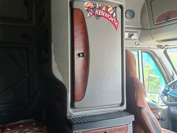 2003 Kenworth T2000, белый, 1600000 рублей - вид 6
