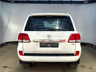 2011 Toyota Land Cruiser 200 Series, белый, 2986890 рублей, вид 4