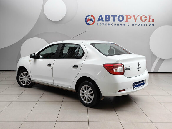 2018 Renault Logan II Рестайлинг, белый - вид 1