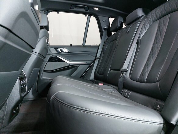 2025 BMW X5 40i IV (G05/G18) Рестайлинг, серый, 15350000 рублей - вид 21
