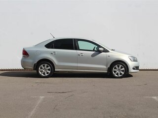2013 Volkswagen Polo V, бежевый, 820000 рублей, вид 4