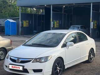 2010 Honda Civic VIII Рестайлинг, белый, 750000 рублей, вид 1