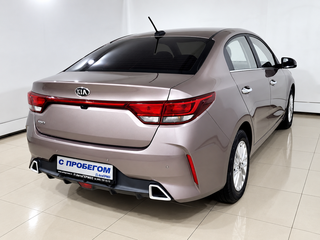 2020 Kia Rio IV Рестайлинг, коричневый, 1460000 рублей, вид 4
