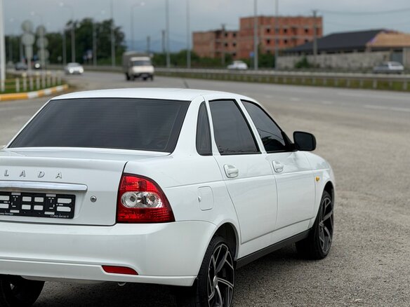 2016 Lada (ВАЗ) Priora I Рестайлинг, белый, 670000 рублей - вид 6