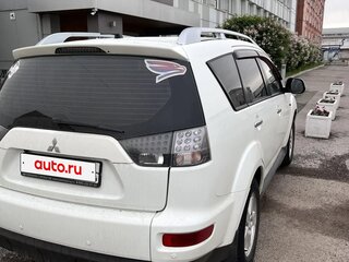 2010 Mitsubishi Outlander II Рестайлинг, белый, 1250000 рублей, вид 4