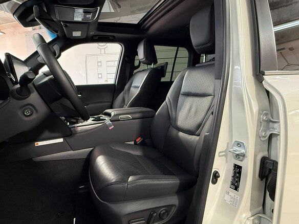 2024 Toyota Land Cruiser 300 Series, белый - вид 13