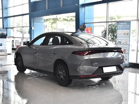 2026 BYD E7 48 kWh, серый, 2280000 рублей, вид 5