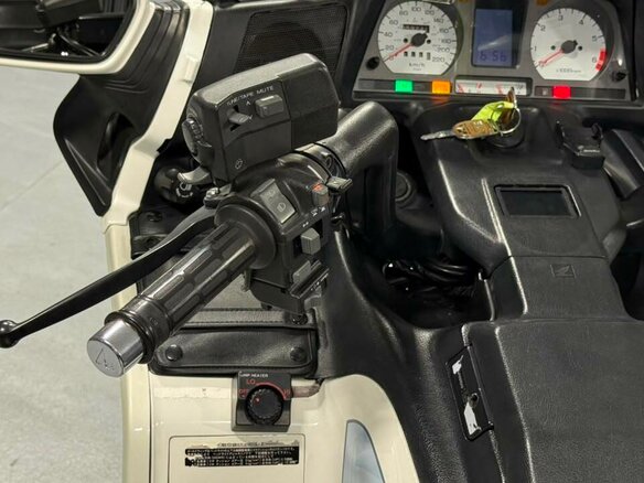 1998 Honda GL 1500 Gold Wing, белый, 700000 рублей - вид 23