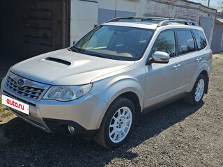 2011 Subaru Forester III Рестайлинг, серебристый, 2000000 рублей, вид 3