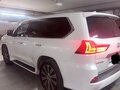 2017 Lexus LX 570 III Рестайлинг 2, белый, 9750000 рублей - вид 5