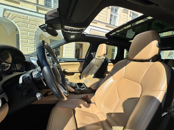 2017 Porsche Cayenne Diesel II Рестайлинг (958), чёрный, 4599999 рублей - вид 13
