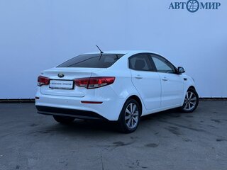 2015 Kia Rio III Рестайлинг, белый, 1090000 рублей, вид 5