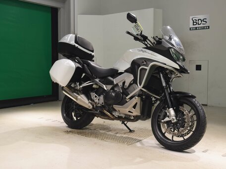 2014 Honda VFR 800X (Crossrunner), белый, 650000 рублей, вид 1