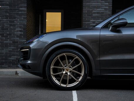 2019 Porsche Cayenne Coupé III, серый, 8390000 рублей, вид 4